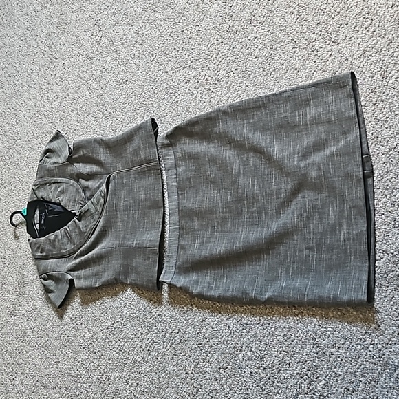 Nine West Top and Skirt Suit Set. - Picture 1 of 11